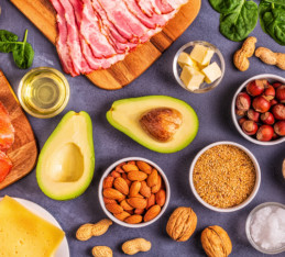 Pros and Cons of Keto Diet, According to Nutritionists & Dietitians
